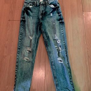 Mid condition ripped mom jeans